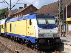 Baureihe 246 von start mit entsprechenden Doppelstockwagen im |Bf| @abx;