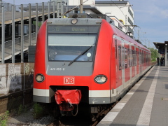Baureihe 423 der |DBAG| (S-Bahn Köln) im |Bf| @kt;